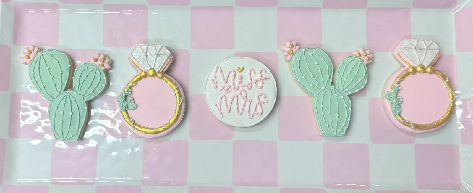 Desert chic — Miss to Mrs & ring cookies